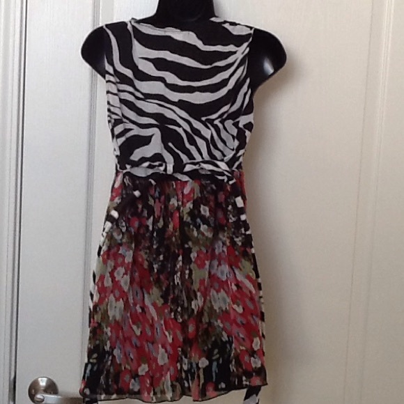 🌹adorable mini dress size L 🌹 - Picture 4 of 7